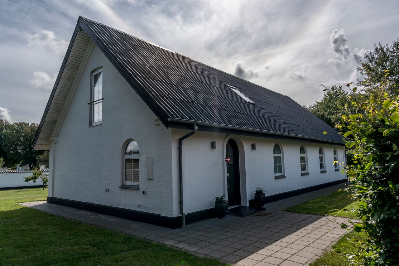 image 03
