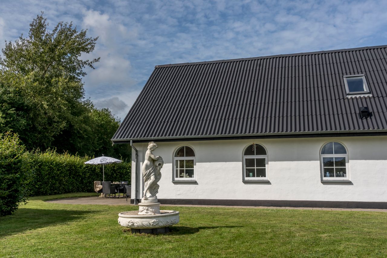 image 02